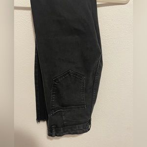 *Zara Women’s Ripped Skinny Jeans*